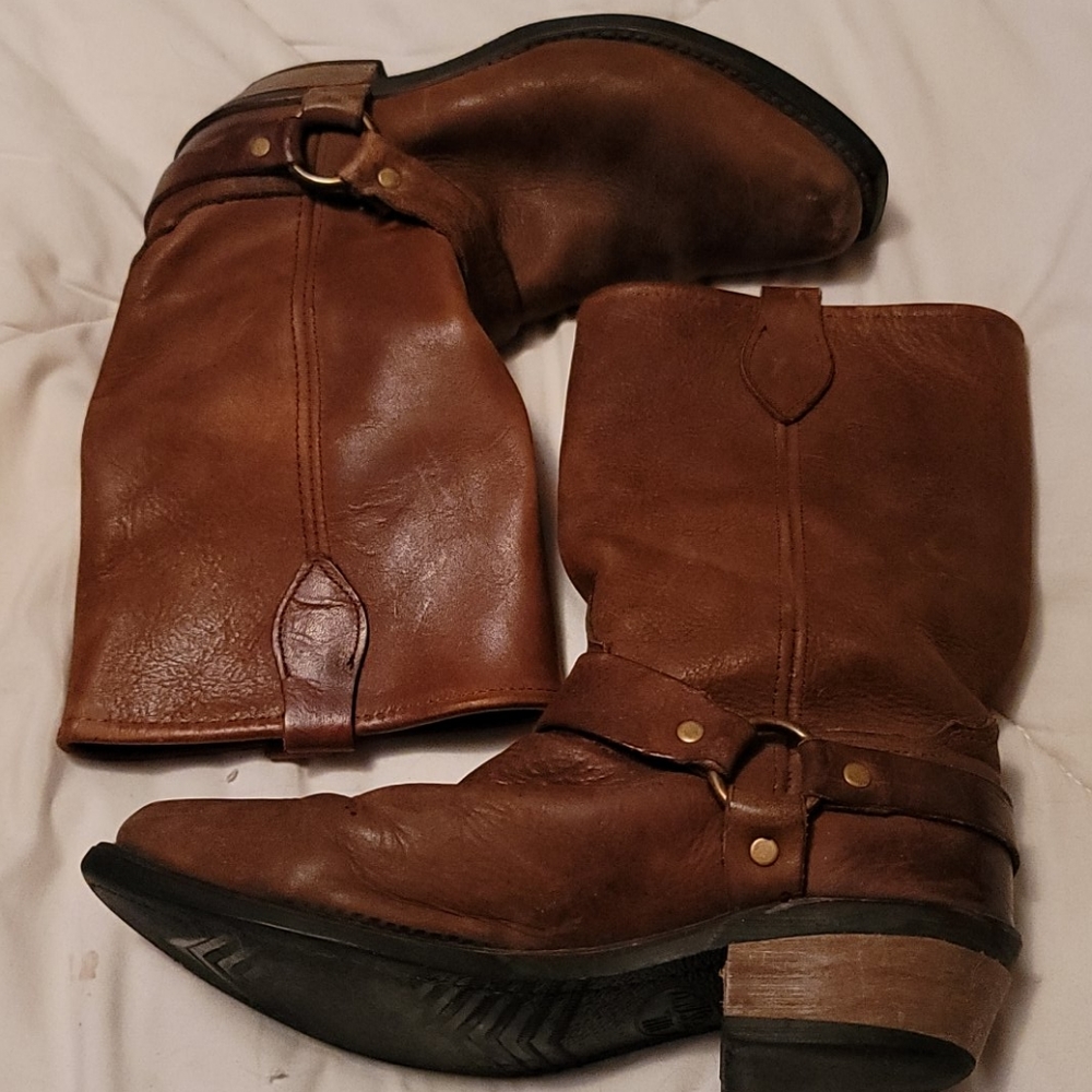 Womens cowboy boots 👢 7.5